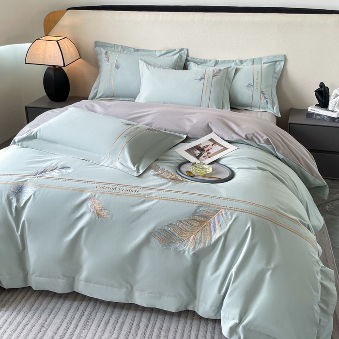 91家纺网 家纺一手货源 找家纺 欣宜家纺 2025新款纯棉全棉长绒棉磨毛不掉毛高端四件套羽翼系列带礼盒 飘蓝