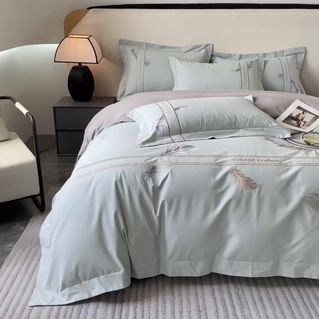 91家纺网 家纺一手货源 找家纺 欣宜家纺 2025新款纯棉全棉长绒棉磨毛不掉毛高端四件套羽翼系列带礼盒 飘蓝