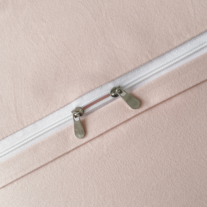 91家纺网 家纺一手货源 找家纺 欣宜家纺 2025新款纯棉全棉长绒棉磨毛刺绣绣花四件套 莫兰迪-白粉