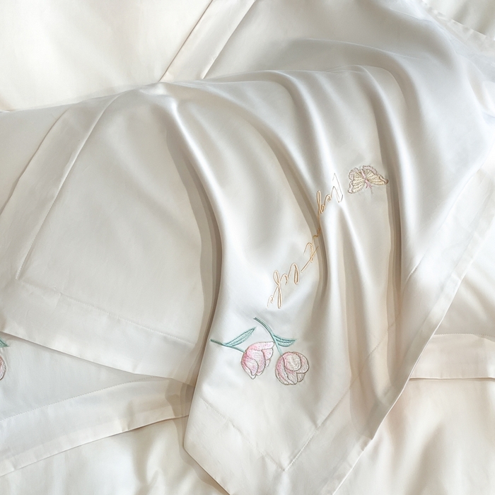 91家纺网 家纺一手货源 找家纺 欣宜家纺 2025新款纯棉全棉长绒棉刺绣绣花高端礼盒初暖系列四件套 白粉色