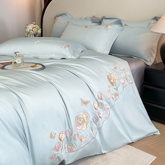 91家纺网 家纺一手货源 找家纺 欣宜家纺 2025新款纯棉全棉长绒棉刺绣绣花高端礼盒初暖系列四件套 飘蓝色