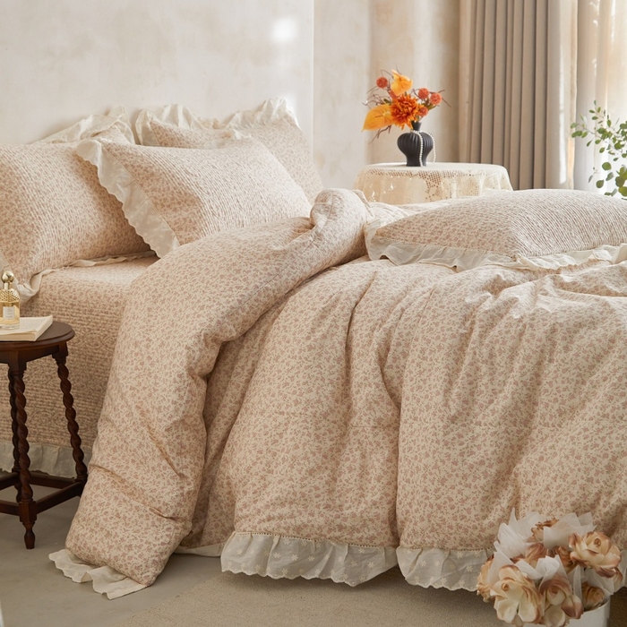 91家纺网 家纺一手货源 找家纺 源舜家纺 2026新款全棉镂空花边天丝棉麻床盖款四件套 繁华时光