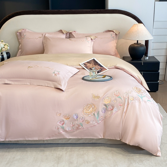 91家纺网 家纺一手货源 找家纺 欣宜家纺 2025新款纯棉全棉长绒棉刺绣绣花高端礼盒初暖系列四件套 轻奢粉