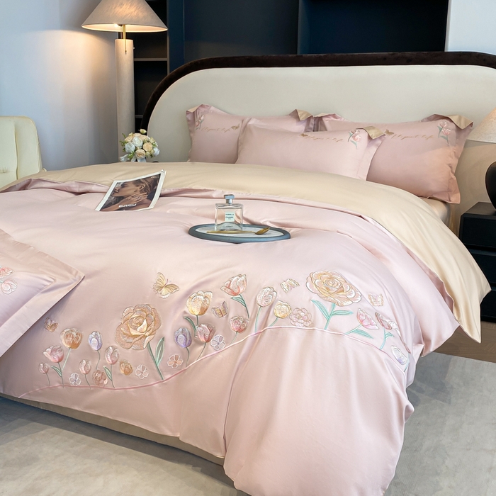 91家纺网 家纺一手货源 找家纺 欣宜家纺 2025新款纯棉全棉长绒棉刺绣绣花高端礼盒初暖系列四件套 轻奢粉