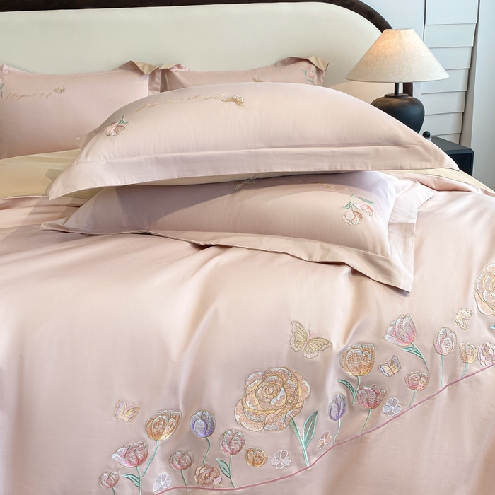 91家纺网 家纺一手货源 找家纺 欣宜家纺 2025新款纯棉全棉长绒棉刺绣绣花高端礼盒初暖系列四件套 轻奢粉