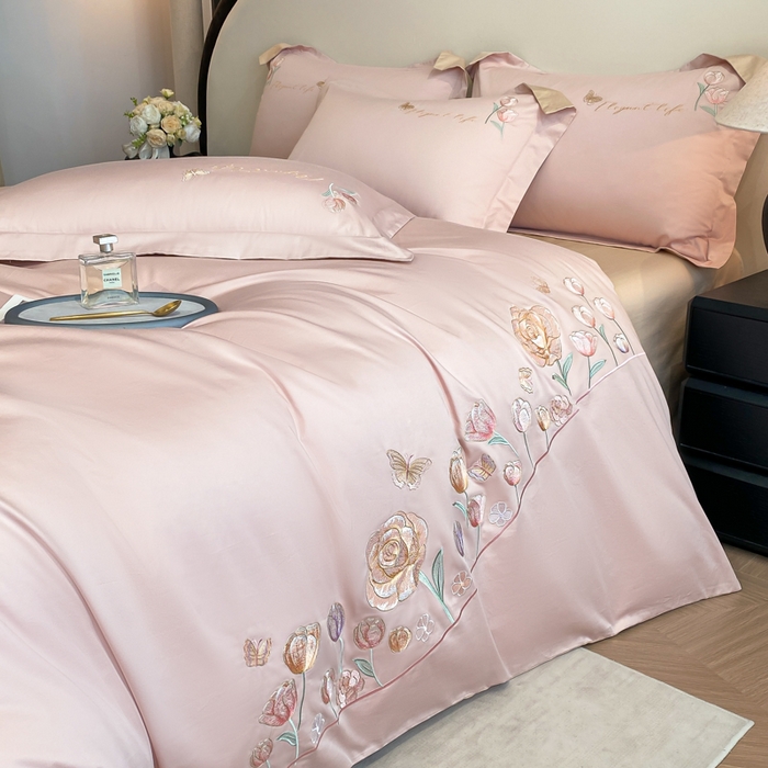 91家纺网 家纺一手货源 找家纺 欣宜家纺 2025新款纯棉全棉长绒棉刺绣绣花高端礼盒初暖系列四件套 轻奢粉