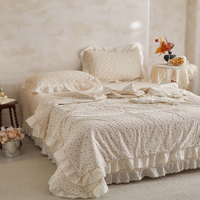 91家纺网 家纺一手货源 找家纺 源舜家纺 2026新款全棉镂空花边天丝棉麻床盖款四件套 花田半亩