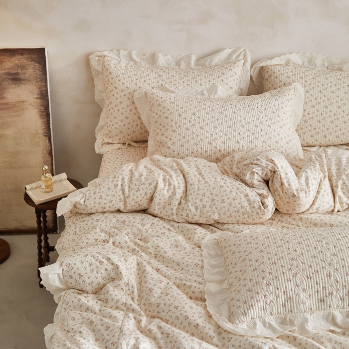 91家纺网 家纺一手货源 找家纺 源舜家纺 2026新款全棉镂空花边天丝棉麻床盖款四件套 花田半亩