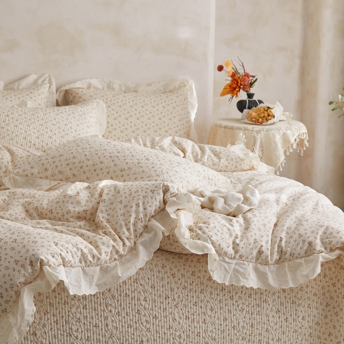 91家纺网 家纺一手货源 找家纺 源舜家纺 2026新款全棉镂空花边天丝棉麻床盖款四件套 花田半亩
