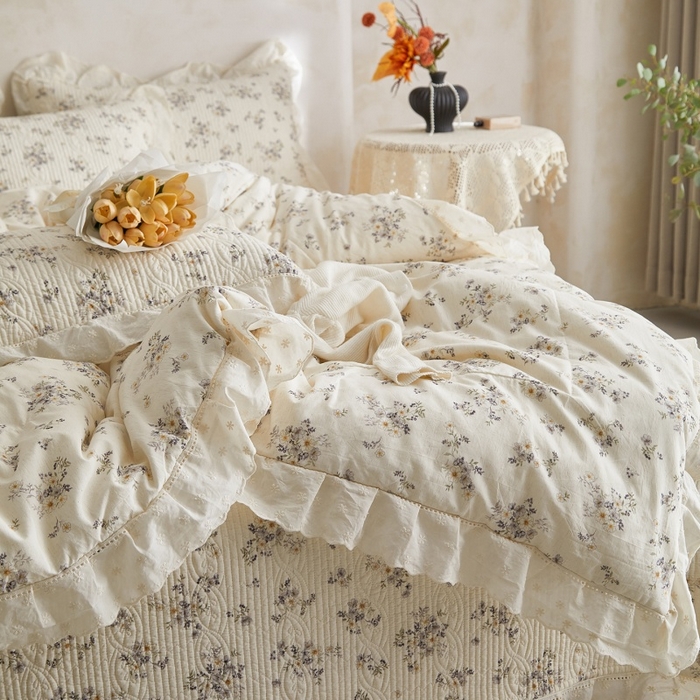 91家纺网 家纺一手货源 找家纺 源舜家纺 2026新款全棉镂空花边天丝棉麻床盖款四件套 山野薄雾