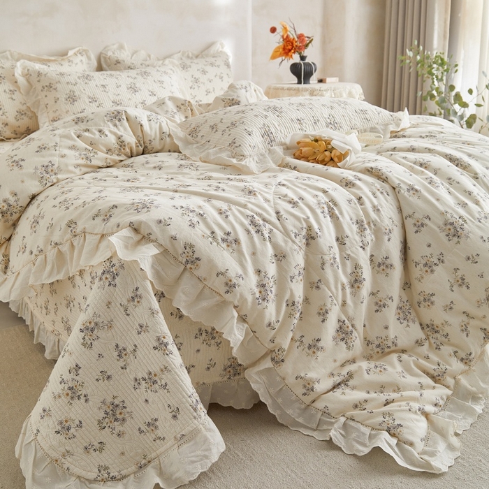 91家纺网 家纺一手货源 找家纺 源舜家纺 2026新款全棉镂空花边天丝棉麻床盖款四件套 山野薄雾