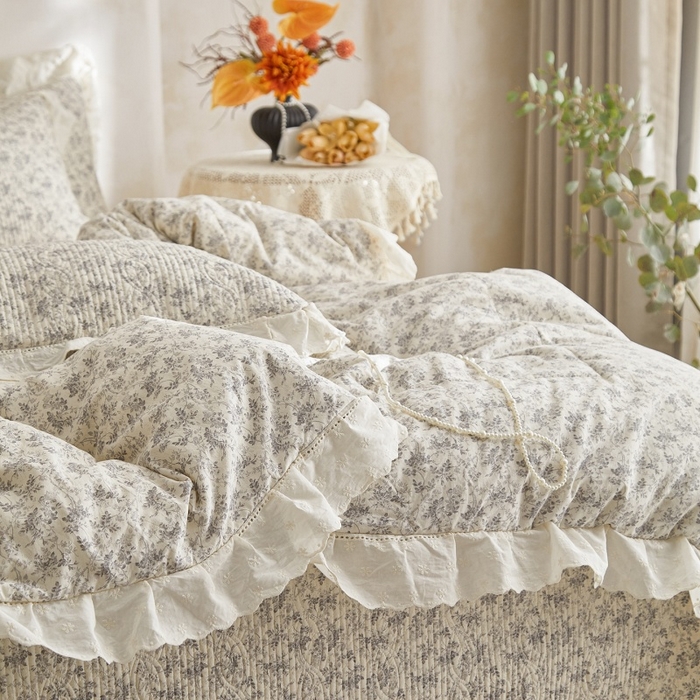 91家纺网 家纺一手货源 找家纺 源舜家纺 2026新款全棉镂空花边天丝棉麻床盖款四件套 闲庭赋-灰