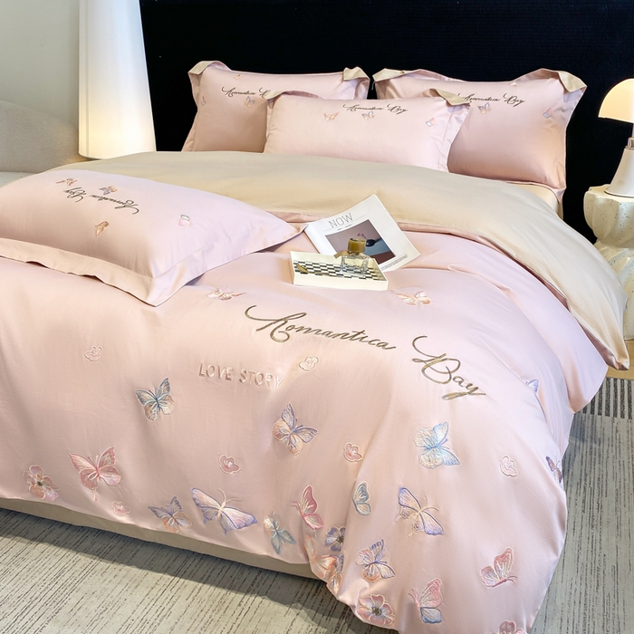 91家纺网 家纺一手货源 找家纺 欣宜家纺 2025新款纯棉全棉长绒棉刺绣绣花高端礼盒蝶梦园系列四件套 轻奢粉