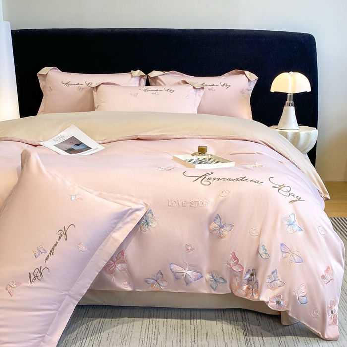 91家纺网 家纺一手货源 找家纺 欣宜家纺 2025新款纯棉全棉长绒棉刺绣绣花高端礼盒蝶梦园系列四件套 轻奢粉