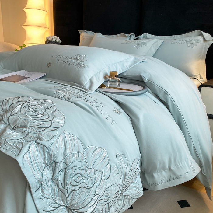 91家纺网 家纺一手货源 找家纺 欣宜家纺 2025新款纯棉全棉长绒棉磨毛不掉毛刺绣绣花四件套-赫尔系列 飘蓝