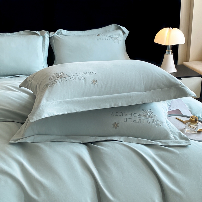 91家纺网 家纺一手货源 找家纺 欣宜家纺 2025新款纯棉全棉长绒棉磨毛不掉毛刺绣绣花四件套-赫尔系列 飘蓝