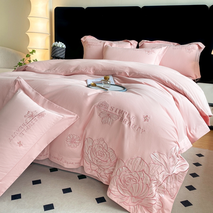 91家纺网 家纺一手货源 找家纺 欣宜家纺 2025新款纯棉全棉长绒棉磨毛不掉毛刺绣绣花四件套-赫尔系列 轻奢粉