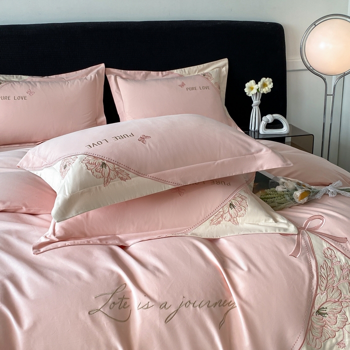 91家纺网 家纺一手货源 找家纺 欣宜家纺 2025新款纯棉全棉长绒棉磨毛不掉毛四件套高端礼盒-罗德岛系列 轻奢粉