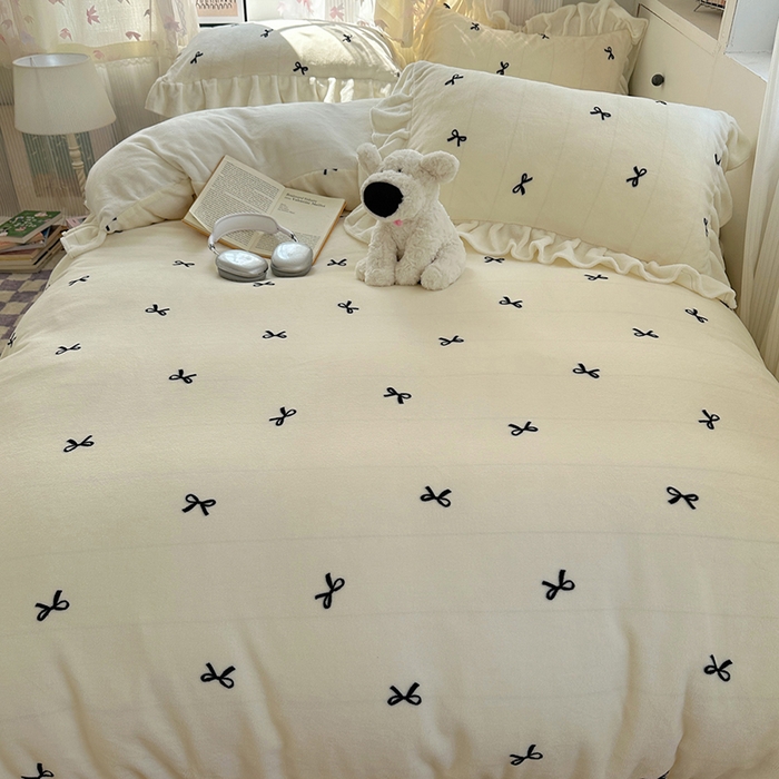 91家纺网 家纺一手货源 找家纺 （总）欣宜家纺 2025新款韩版蝴蝶结花边款牛奶绒四件套