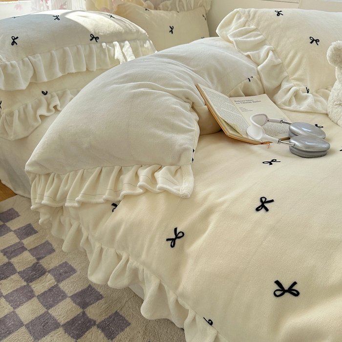 91家纺网 家纺一手货源 找家纺 （总）欣宜家纺 2025新款韩版蝴蝶结花边款牛奶绒四件套