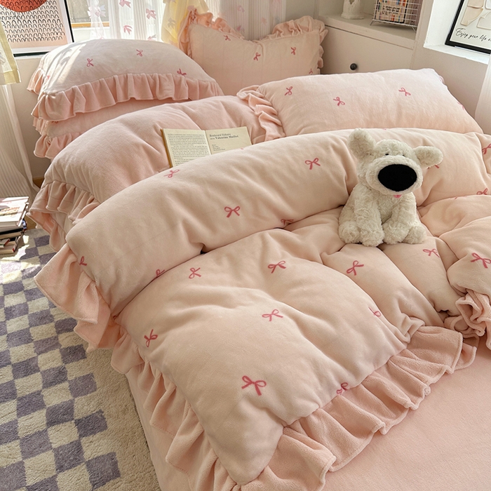 91家纺网 家纺一手货源 找家纺 （总）欣宜家纺 2025新款韩版蝴蝶结花边款牛奶绒四件套