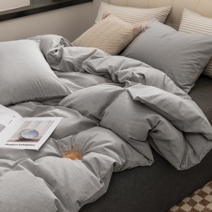 91家纺网 家纺一手货源 找家纺 柠萌家居 2026新款色织水洗棉四件套单被套 灰极细条