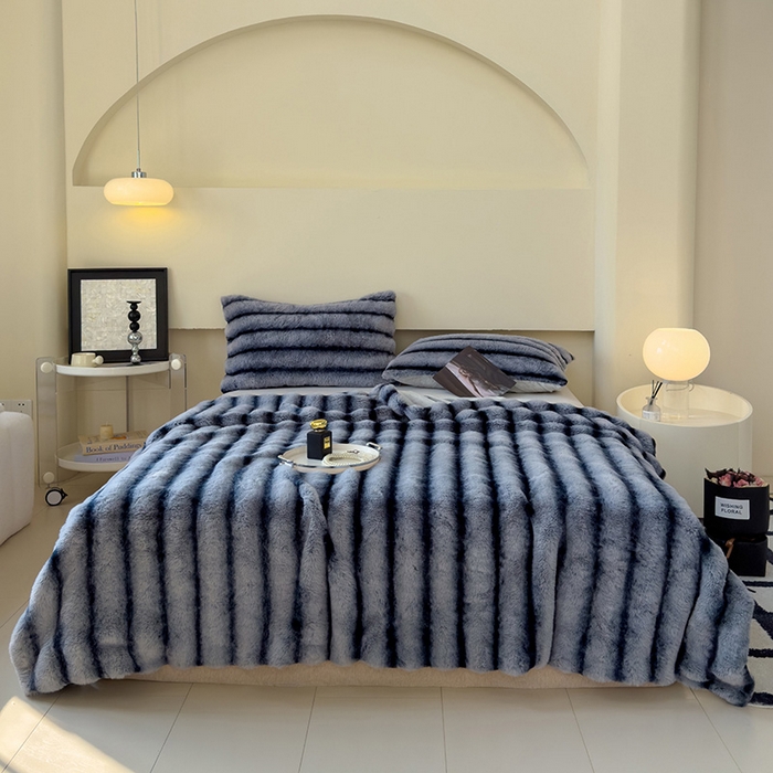 91家纺网 家纺一手货源 找家纺 欣宜家纺 2025新款兔兔绒牛奶绒加厚兔毛毯保暖毯子 蓝灰