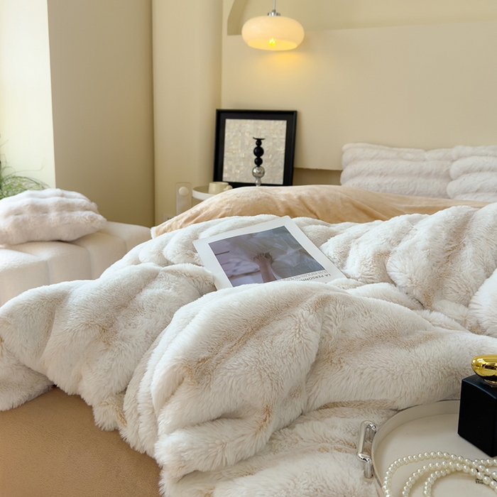 91家纺网 家纺一手货源 找家纺 欣宜家纺 2025新款兔兔绒牛奶绒加厚兔毛毯保暖毯子 米白