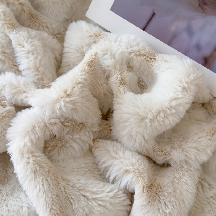 91家纺网 家纺一手货源 找家纺 欣宜家纺 2025新款兔兔绒牛奶绒加厚兔毛毯保暖毯子 米白