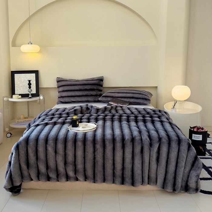 91家纺网 家纺一手货源 找家纺 欣宜家纺 2025新款兔兔绒牛奶绒加厚兔毛毯保暖毯子 深灰