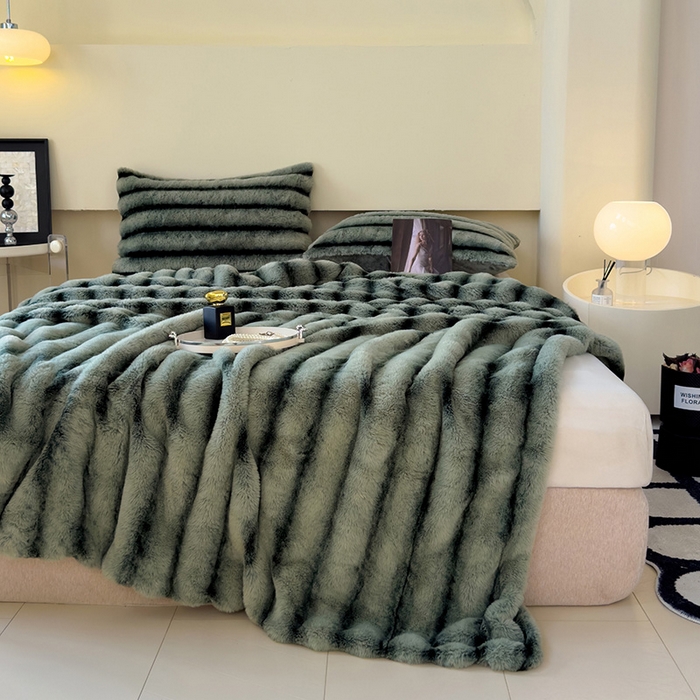 欣宜家纺 2025新款兔兔绒牛奶绒加厚兔毛毯保暖毯子 深绿