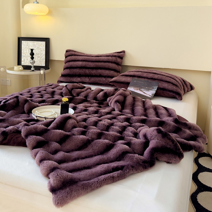 91家纺网 家纺一手货源 找家纺 欣宜家纺 2025新款兔兔绒牛奶绒加厚兔毛毯保暖毯子 深紫