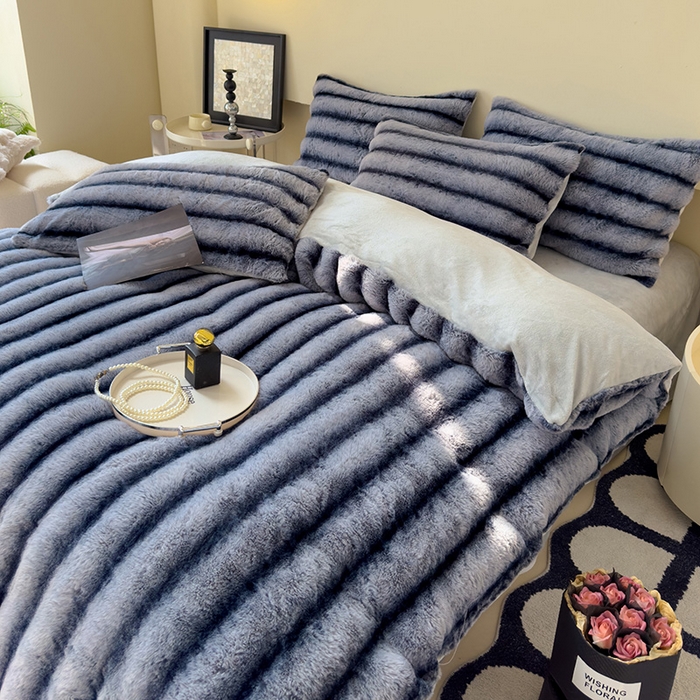 91家纺网 家纺一手货源 找家纺 欣宜家纺 2025新款兔兔绒牛奶绒加厚兔毛保暖四件套 蓝灰