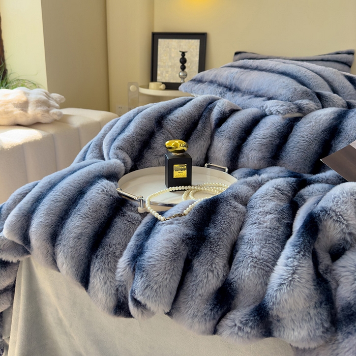 91家纺网 家纺一手货源 找家纺 欣宜家纺 2025新款兔兔绒牛奶绒加厚兔毛保暖四件套 蓝灰