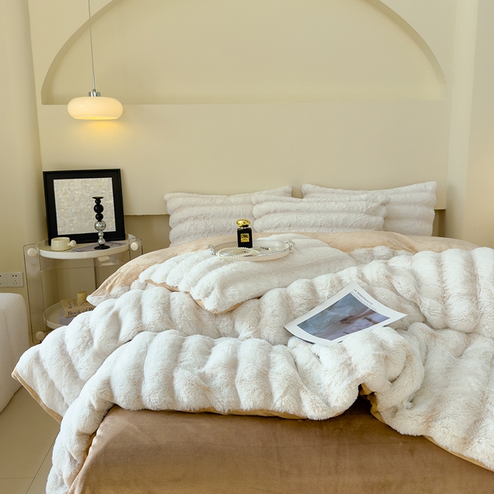91家纺网 家纺一手货源 找家纺 欣宜家纺 2025新款兔兔绒牛奶绒加厚兔毛保暖四件套 米白