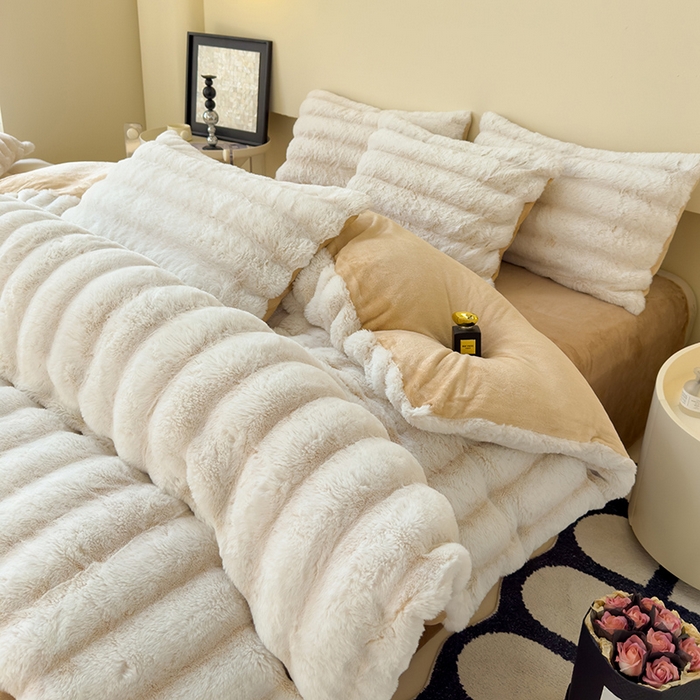 91家纺网 家纺一手货源 找家纺 欣宜家纺 2025新款兔兔绒牛奶绒加厚兔毛保暖四件套 米白
