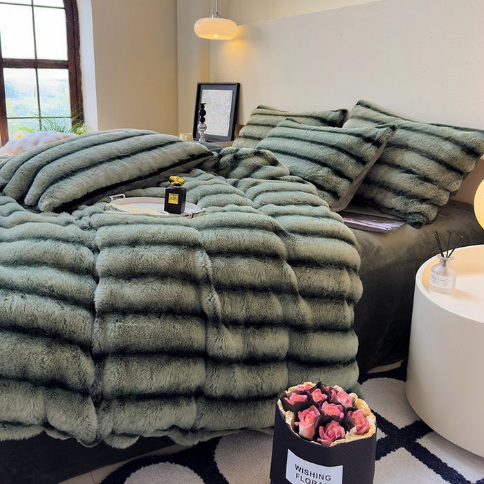 91家纺网 家纺一手货源 找家纺 欣宜家纺 2025新款兔兔绒牛奶绒加厚兔毛保暖四件套 深绿