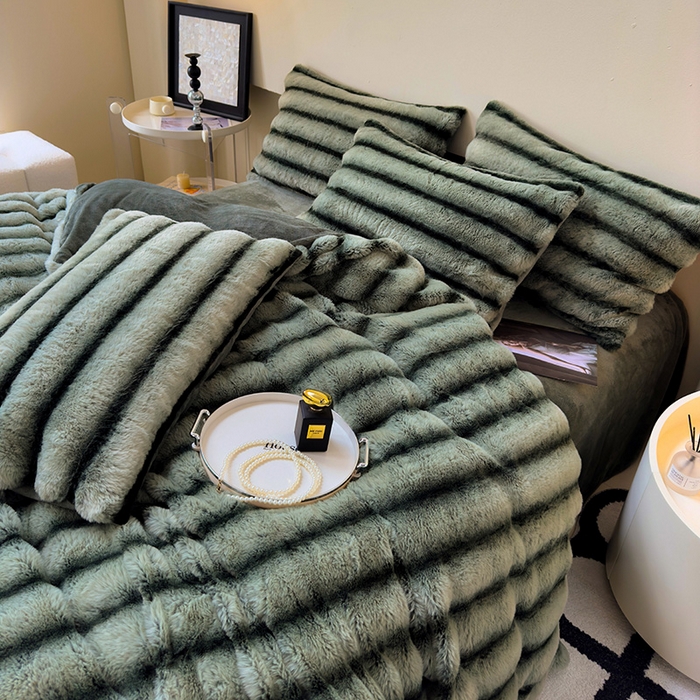 91家纺网 家纺一手货源 找家纺 欣宜家纺 2025新款兔兔绒牛奶绒加厚兔毛保暖四件套 深绿