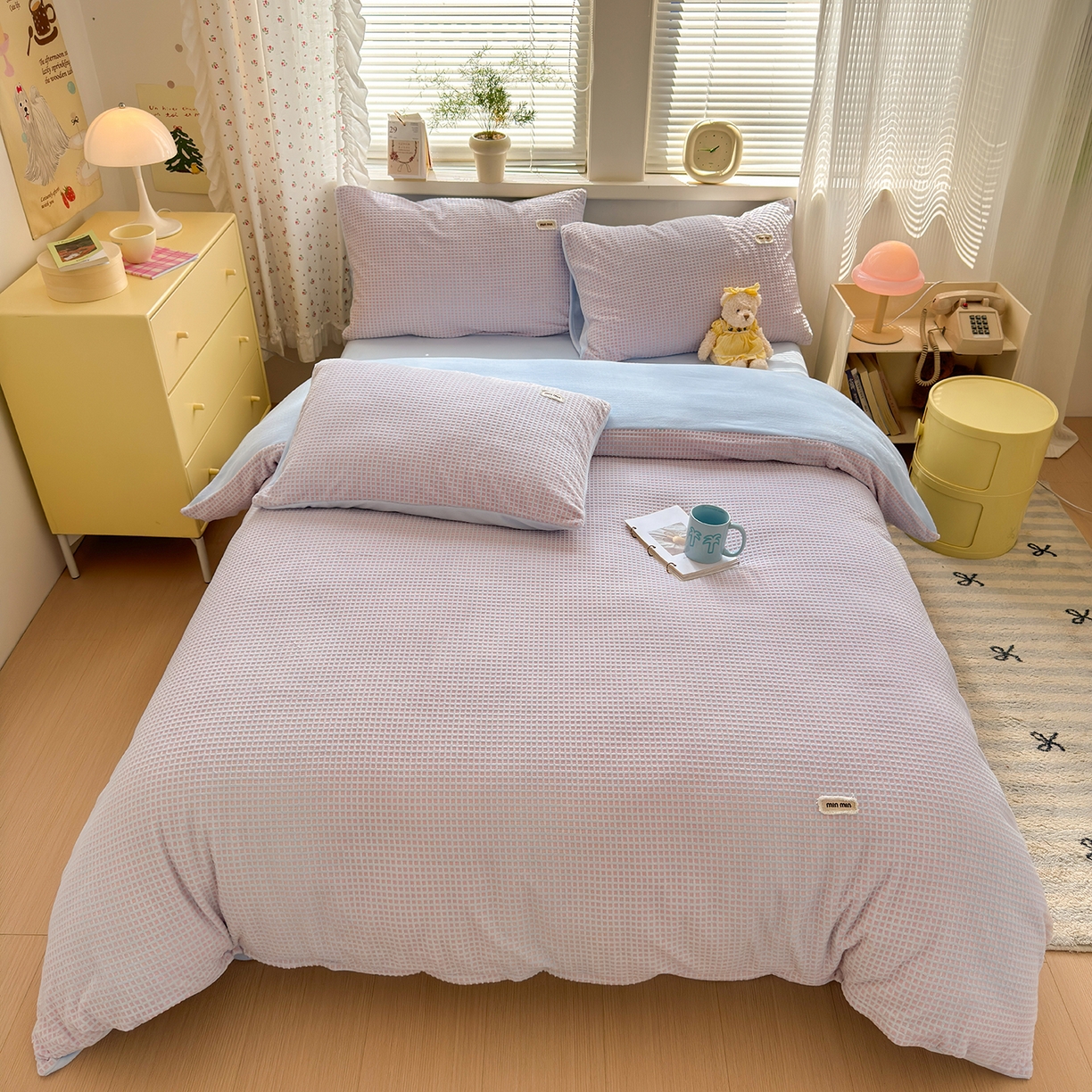 91家纺网 家纺一手货源 找家纺 （总）欣宜家纺 2025秋冬新款ins奶油风双拼华夫格烂花雕花绒牛奶绒四件套