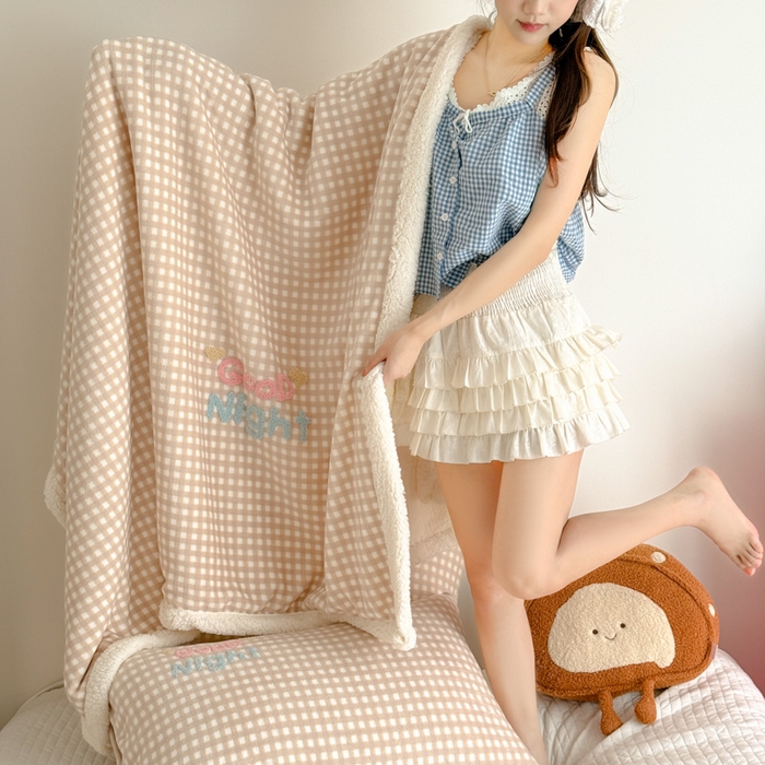 欣宜家纺 2025新款加厚毛巾刺绣牛奶绒羊羔绒盖毯双层毛毯午休毯卡通多功能沙发办公室毯子 泡芙咖盖毯