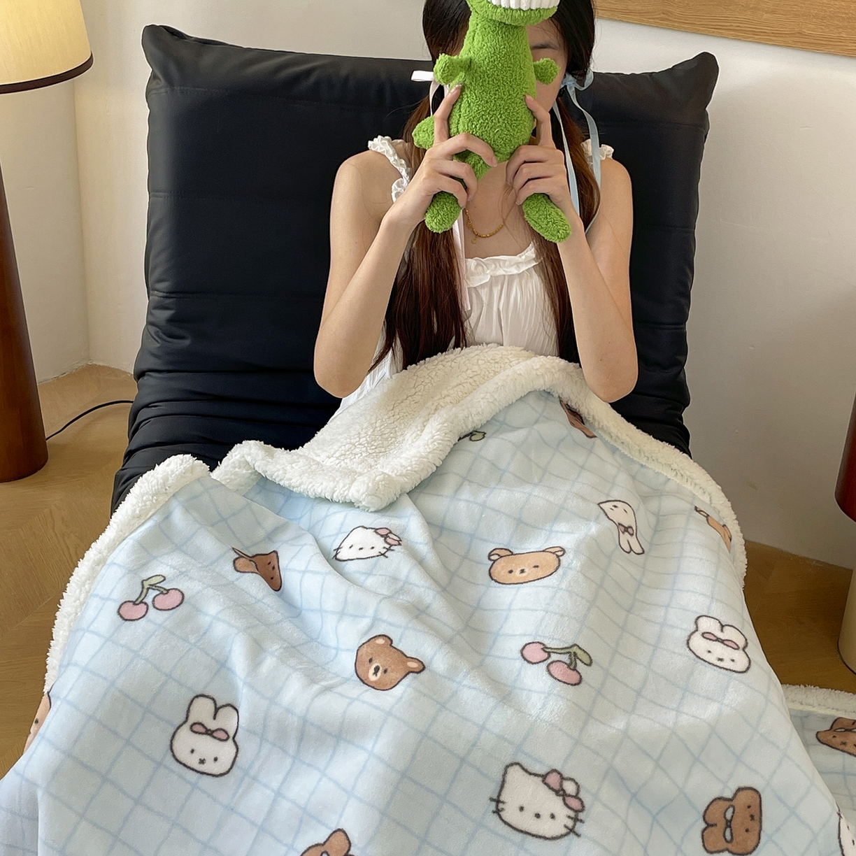 91家纺网 家纺一手货源 找家纺 欣宜家纺 2025新款印花牛奶绒羊羔绒盖毯毛毯午休毯卡通多功能沙发毯 萌仔派对