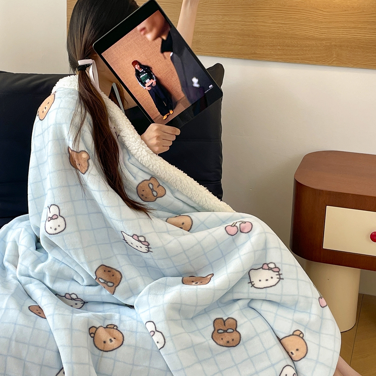 91家纺网 家纺一手货源 找家纺 欣宜家纺 2025新款印花牛奶绒羊羔绒盖毯毛毯午休毯卡通多功能沙发毯 萌仔派对