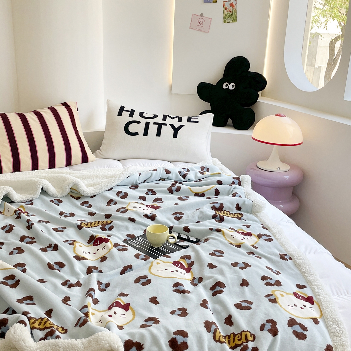 91家纺网 家纺一手货源 找家纺 欣宜家纺 2025新款印花牛奶绒羊羔绒盖毯毛毯午休毯卡通多功能沙发毯 喵吃鱼-蓝