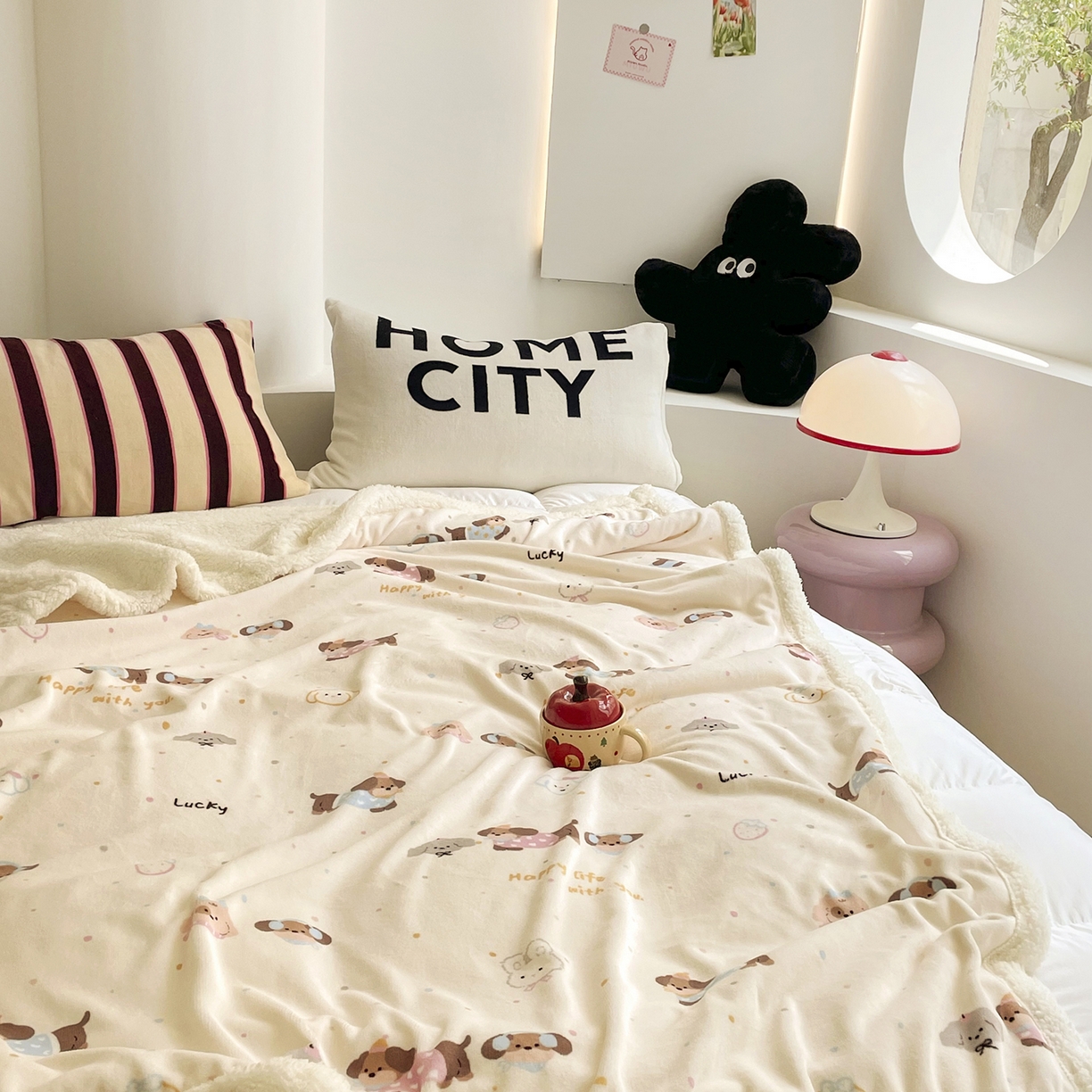 91家纺网 家纺一手货源 找家纺 欣宜家纺 2025新款印花牛奶绒羊羔绒盖毯毛毯午休毯卡通多功能沙发毯 小狗派对