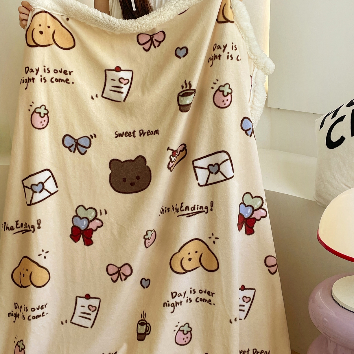 91家纺网 家纺一手货源 找家纺 欣宜家纺 2025新款印花牛奶绒羊羔绒盖毯毛毯午休毯卡通多功能沙发毯 小熊日记