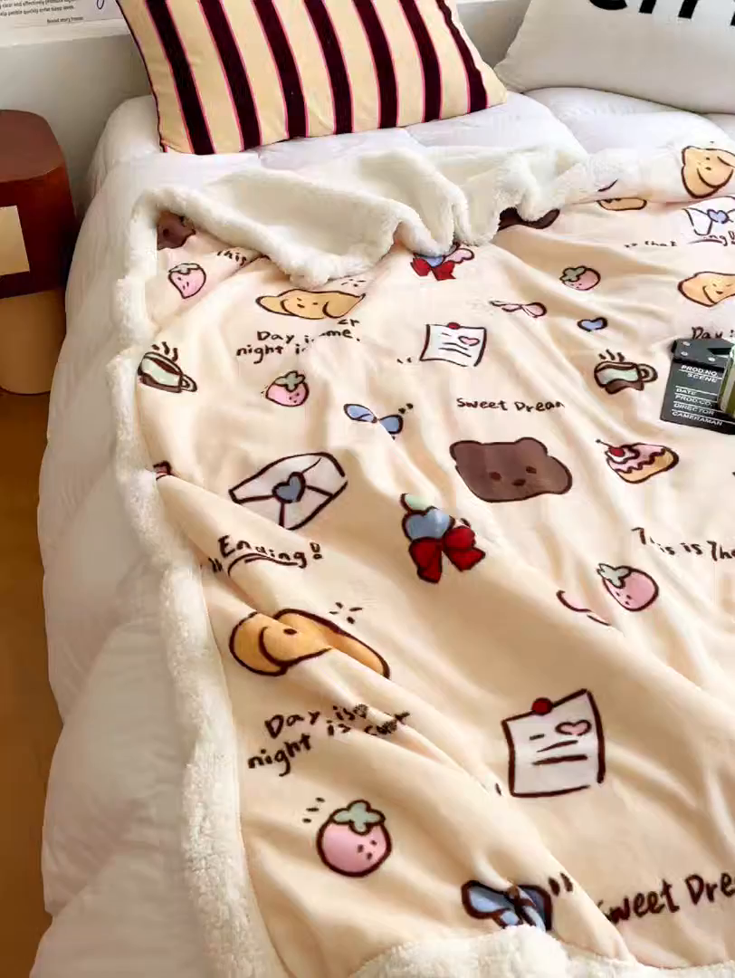 91家纺网 家纺一手货源 找家纺 欣宜家纺 2025新款印花牛奶绒羊羔绒盖毯毛毯午休毯卡通多功能沙发毯 小熊日记