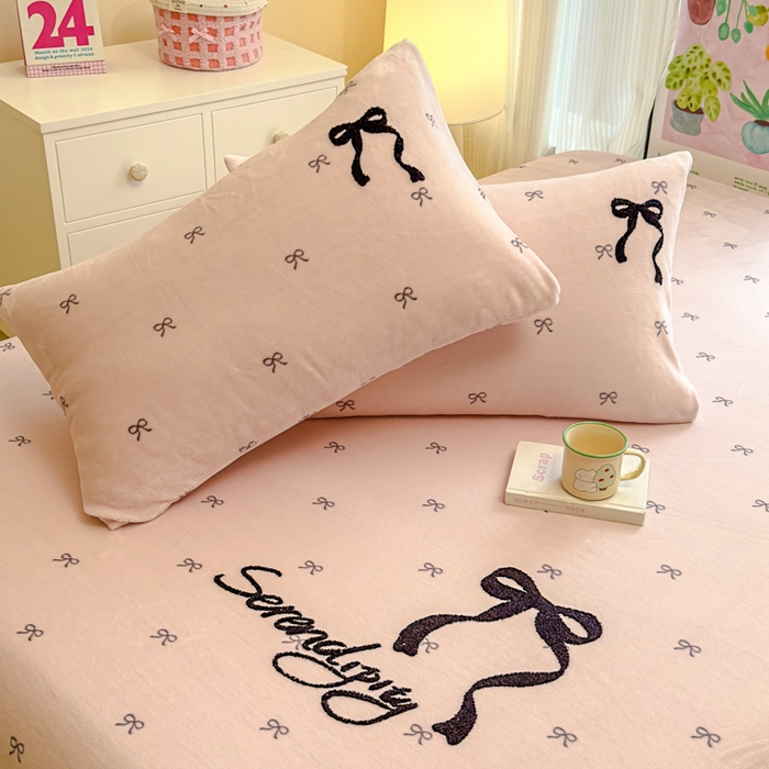 91家纺网 家纺一手货源 找家纺 （总）欣宜家纺 2025新款高克重毛巾绣花卡通ins风牛奶绒床笠