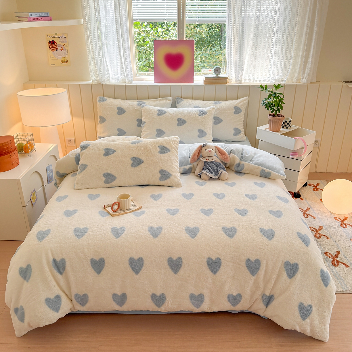 91家纺网 家纺一手货源 找家纺 （总）欣宜家纺 2025新款秋冬ins奶油风超暖爱心系列仿兔毛牛奶绒四件套