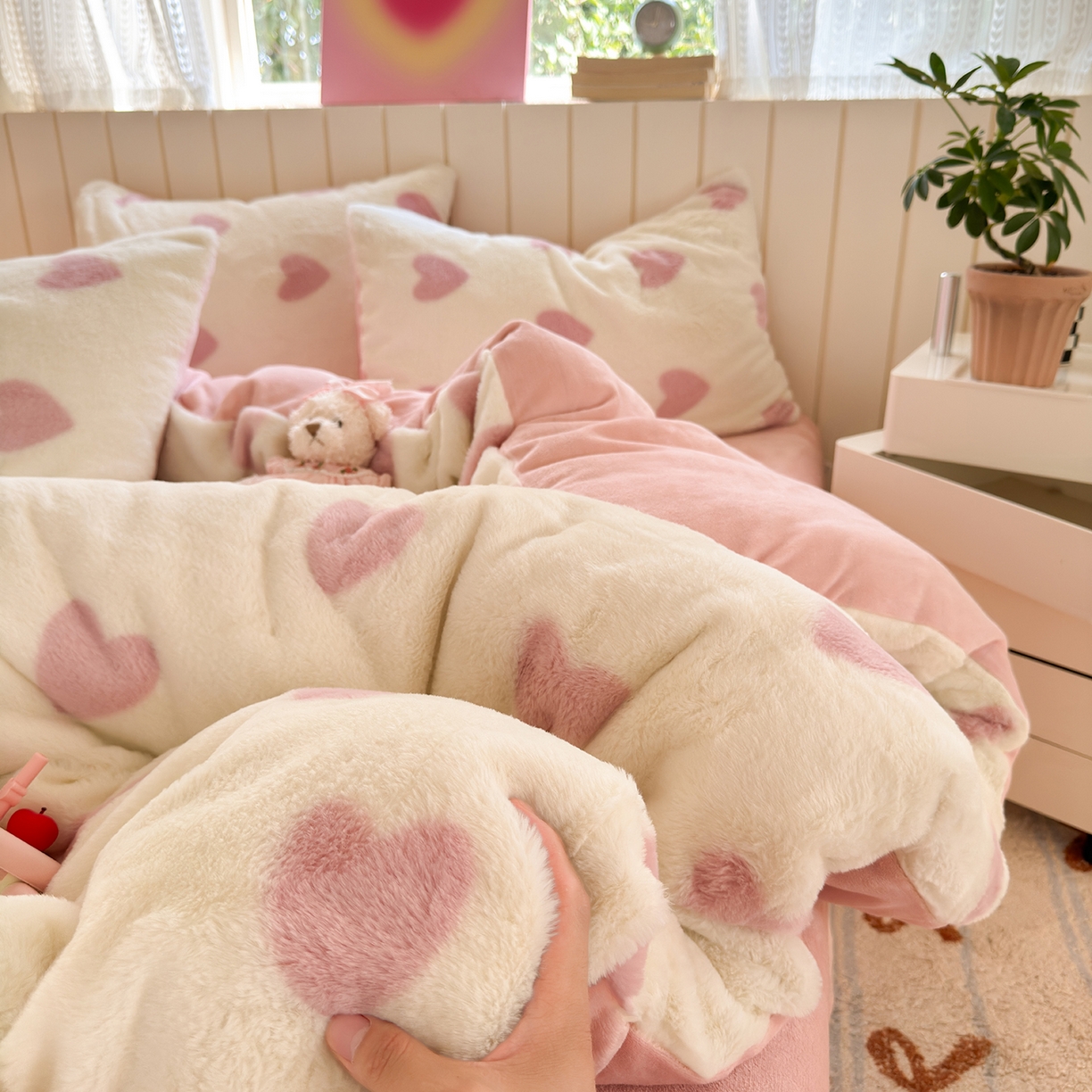 91家纺网 家纺一手货源 找家纺 欣宜家纺 2025新款秋冬ins奶油风超暖爱心系列仿兔毛牛奶绒四件套 爱心-粉