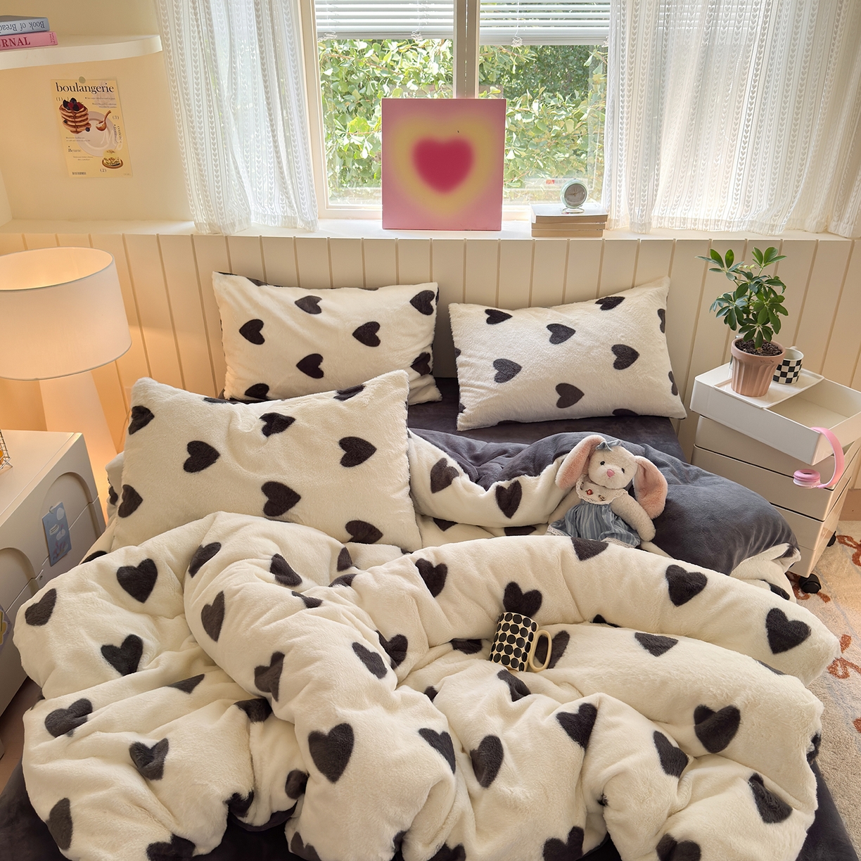 91家纺网 家纺一手货源 找家纺 欣宜家纺 2025新款秋冬ins奶油风超暖爱心系列仿兔毛牛奶绒四件套 爱心-灰